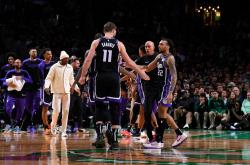 开云官网-英超争冠焦点战，火箭掀翻凯尔特人