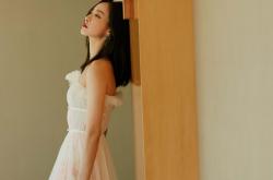 -绿茵对决与硬木碰撞，同一夜晚，两种体育意志的交响