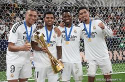 开云体育app-世界级足球巨星备战国际洲际比赛