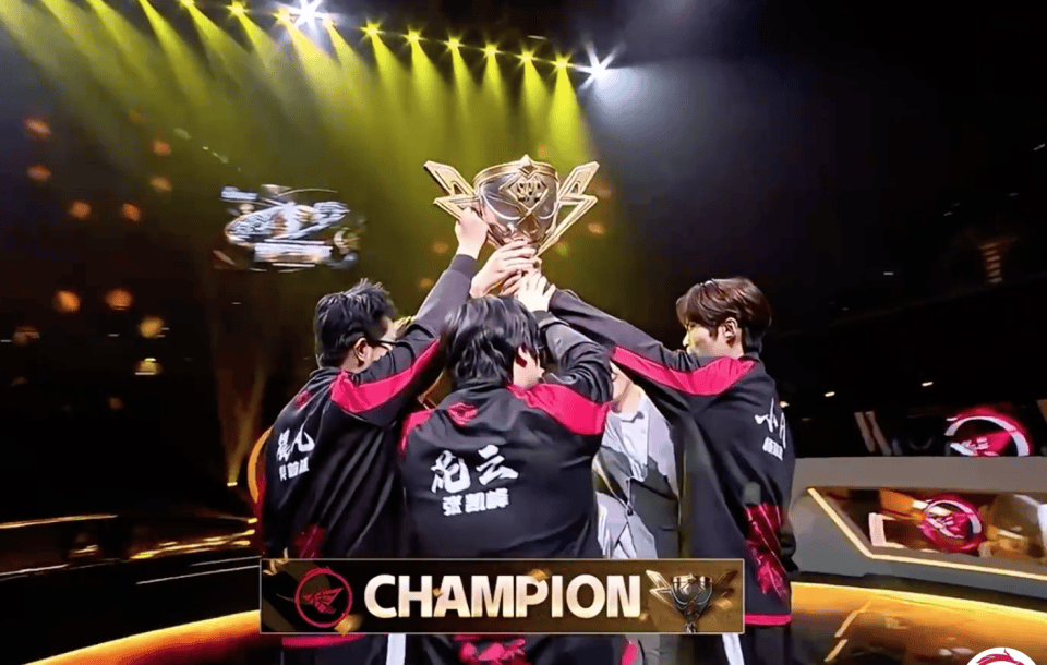 关于王者荣耀决赛震撼开打,巅峰对决引爆全场的信息 关于王者荣耀决赛震撼开打,巅峰对决引爆全场的信息