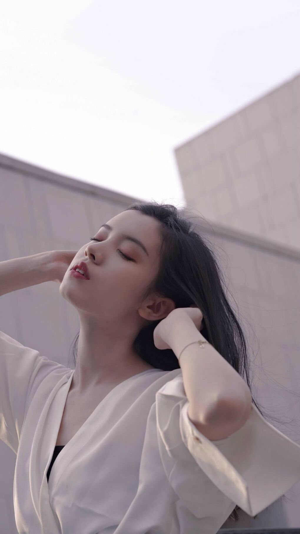 喀麦隆铁血压制切尔西,莱万爆发彻底击溃防线