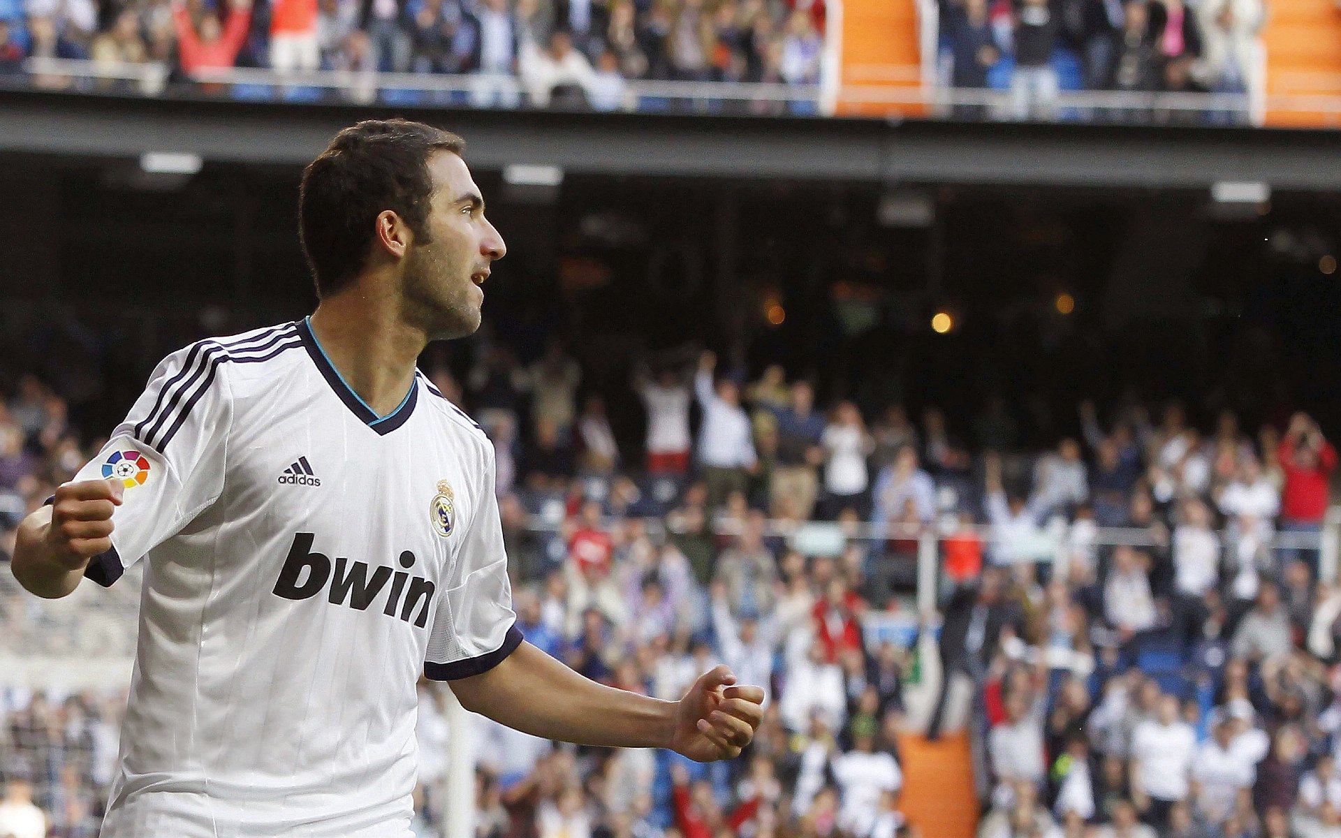 旧大陆的黄昏与新世界的黎明，久保建英一箭穿心，哥斯达黎加掀翻红魔