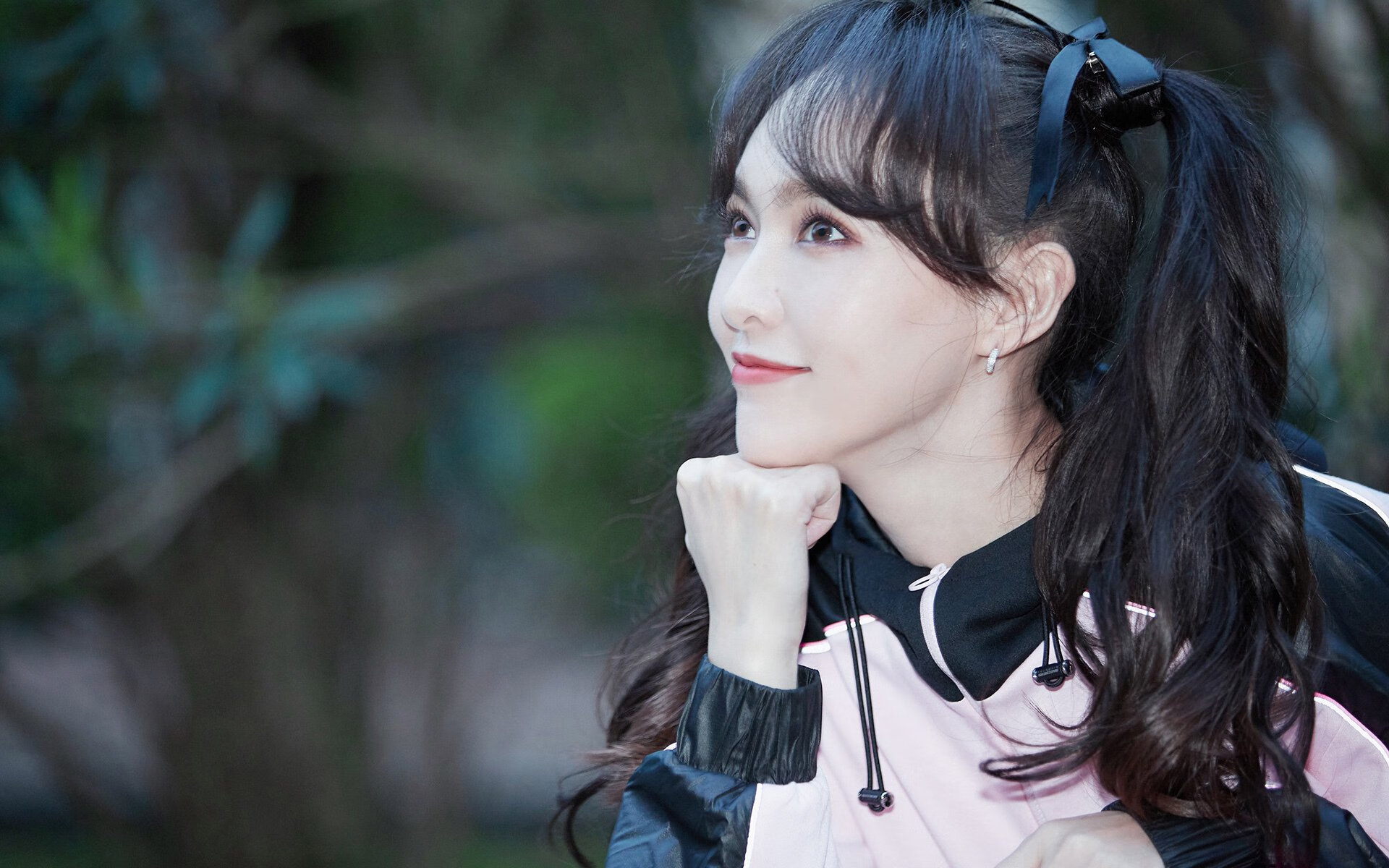 东方铁壁与西方利刃，篮球世界的多元交响